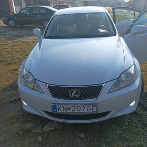 Lexus is 220d - 2