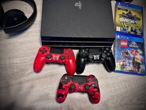 PS4 PRO 1TB+Wireless Headset+2 hry+ 3x Dualshock V2 - 2