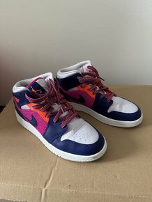 Nike Air Jordan 1 Mid Fire Pink Barely Grape - 2