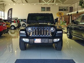 JEEP WRANGLER 2.0 SAHARA | Čierna metalíza - 2