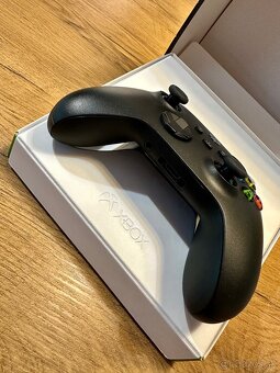 Xbox one ovladac/joystick - 2