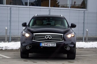 Infiniti QX70 - 2