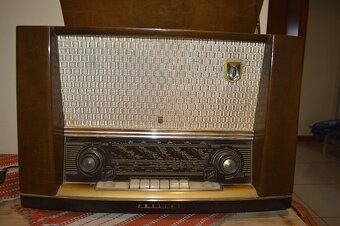 predam krasne starozitne gramoradio PHILIPS - 2