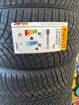 225/40 R19 a 255/35 R19 zimne pneu - 2