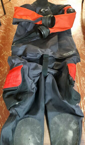 Na predaj suchý potápačský oblek SANTI - 2