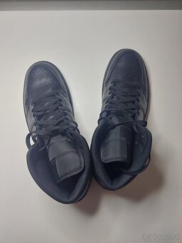 Nové tenisky Air Jordan 1 Mid Triple Black 46 - 2