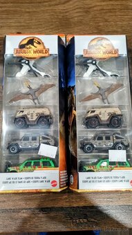 Predám nové zabalené autíčka hot wheels a Jurassic world 26€ - 2