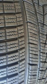 Predám 1ks ako nová zimná 235/40r19-96V Hankook - 2