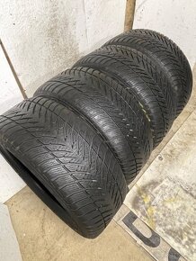 Goodyear 245/45 R17 4x=250€ - 2