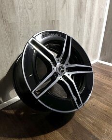 Mercedes Benz E-Klasse W214 - orig. ALU 5x112 R19 - 2