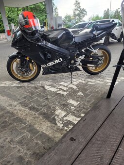 Suzuki GSXR K4 - 2