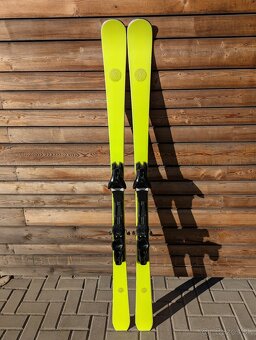 Prémiové švýcarské lyže AK YELLOW POP, 170cm, 22/23 - 2