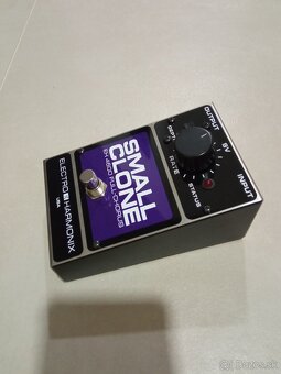 Predám EHX Electro Harmonix - Small Clone - 2