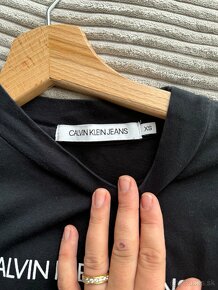 Calvin Klein crop tričko XS - 2