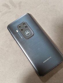 Motorola One ZOOM - 2