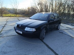 Skoda Octavia Combi 1.8 Turbo 4x4 Laurin & Klement - 2