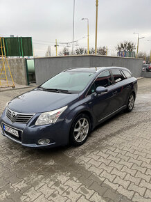 Toyota Avensis combi 2,2 D-4D Lux,r.v. 2010 - 2