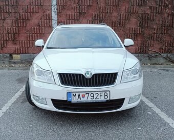 Škoda Octavia 2 Combi 2.0 TDI Elegance A/T - 2