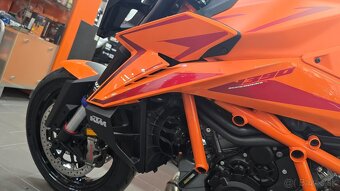 2024 KTM 1390 SUPER DUKE R EVO Orange za 19090€ chcete ho ? - 2