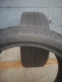 235/40r19 - 2