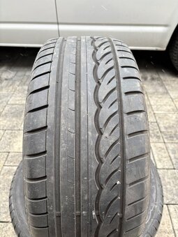 Predám 2ks letné pneu 225/50R17 Dunlop - 2