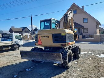 Otočný kolesový báger TEREX tw85 - 2