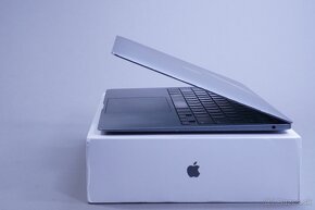 ZÁRUKA/Macbook Air 13.3"/M1 (8CORE)/8GB RAM/256GB SSD - 2