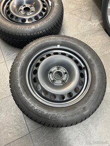 Predam zimnu sadu 215/60 R16 superb - 2