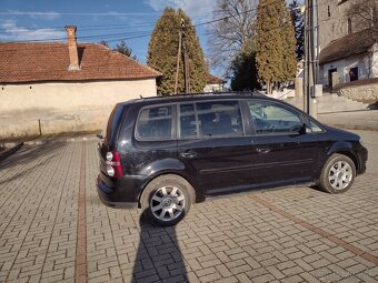 VW TOURAN 1.9 TDI NAJ.192000 KM ROK VÝROBY 2009 - 2