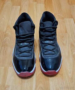 Jordan 11 Retro Bred - 2