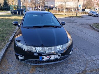 Predam Honda Civic 1.8i VTEC 103 kw - 2