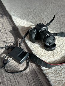 Canon EOS 200D - 2