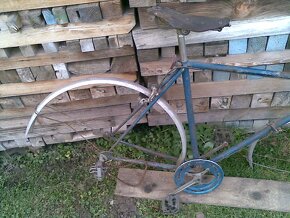 predam tento stary FAVORIT retro bicykel - 2