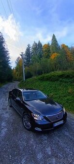 Lexus LS600h 4x4 - 2