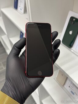 ZÁRUKA 2 ROKY /  Apple iPhone SE 2020 64GB Red, 100% - 2