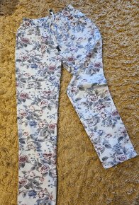Letne elastické kvetované nohavice - 2