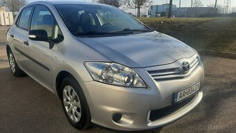 Auris 1.33benzin ,kup SR, 2010 uz facelift,super stav - 2