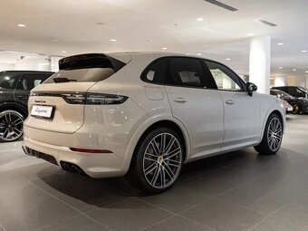 Predám originál sadu Porsche Cayenne Turbo 9Y0 R22 - 2