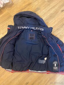 Zimna bunda vel.104 zn. Tommy Hilfiger - 2