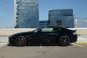 Aston Martin V8 Vantage S - 2