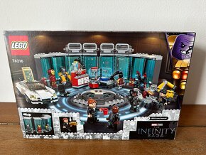 LEGO® Marvel 76216 Zbrojnica Iron Mana - 2