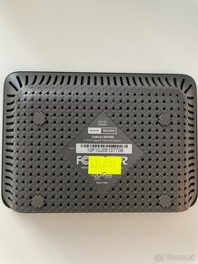 Switch Linksys SE2500 - 2