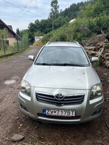 Toyota Avensis 2.2 - 2