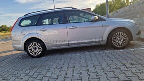 Ford focus combi 1.6 74kw benzín - 2