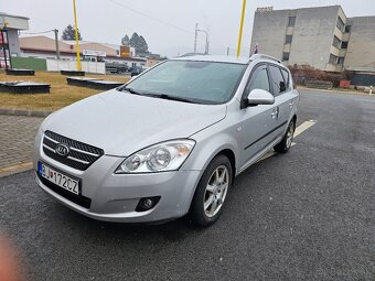 Ceed sw combi 1.6crdi plná výbava - 2