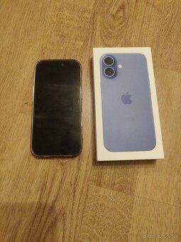 iPhone 16 blue - 2