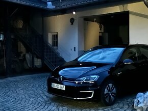 Volkswagen E-Golf 32kwh - 2