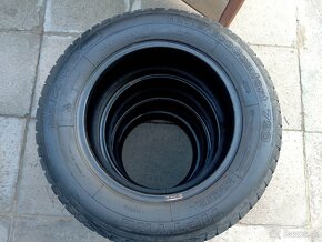 Predam zimne gumy 195/65r15 - 2