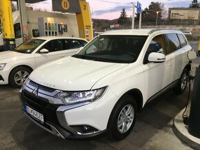 Mitsubishi Outlander - 2