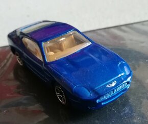 MODELY AUT 1:64 MATCHBOX - 2